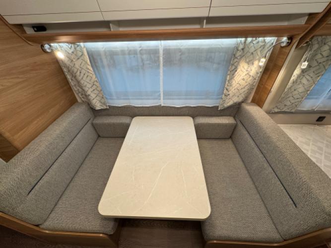 Hobby De Luxe 490 KMF