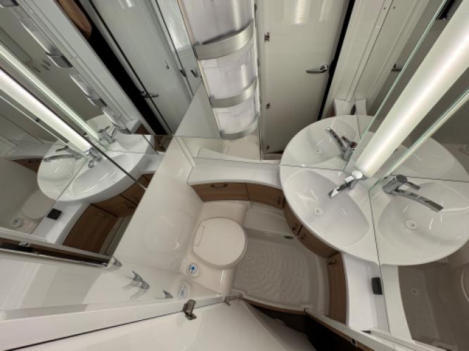 Hobby De Luxe 490 KMF