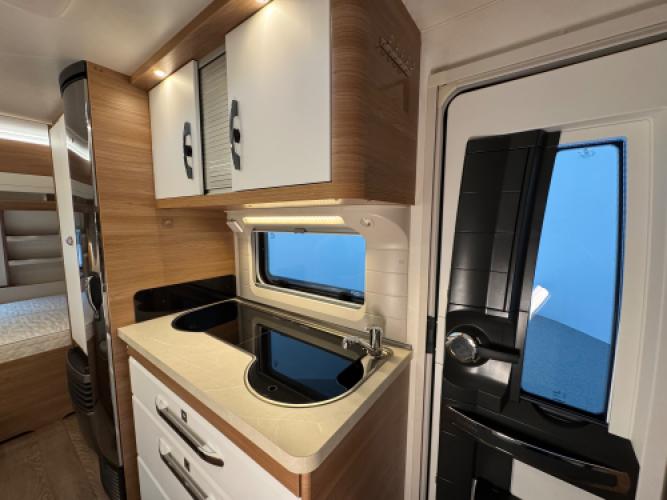 Hobby De Luxe 490 KMF