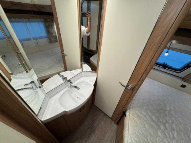Hobby De Luxe 460 UFE