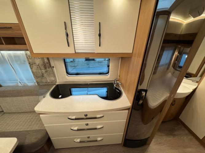 Hobby De Luxe 460 UFE