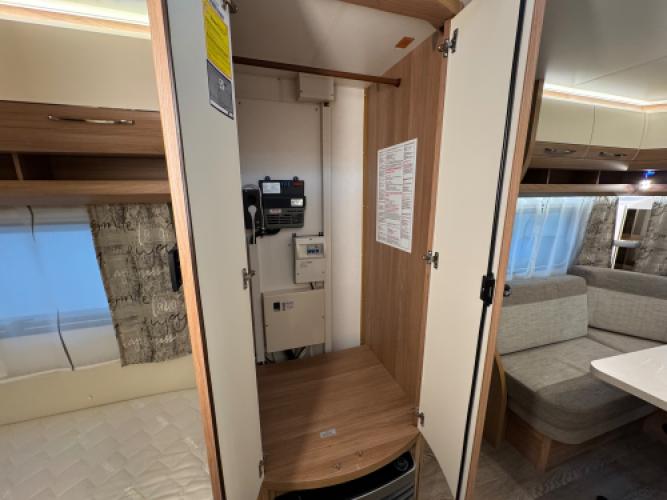 Hobby De Luxe 460 UFE