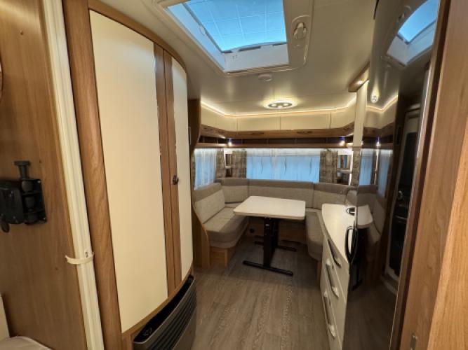 Hobby De Luxe 460 UFE