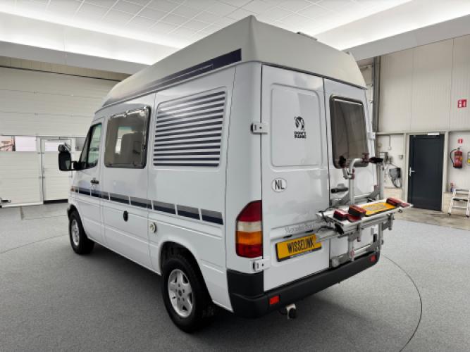 Mercedes La Strada