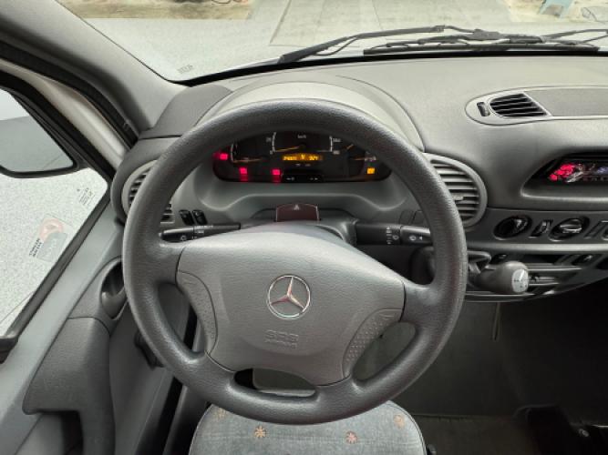 Mercedes La Strada