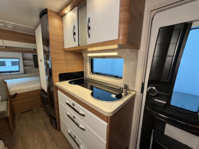 Hobby De Luxe 490 KMF