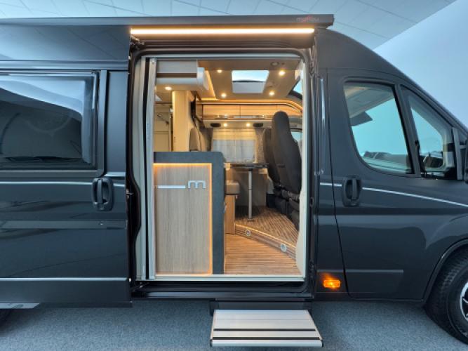 Malibu Charming Van 640 LE Skyview