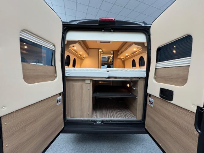 Malibu Charming Van 640 LE Skyview