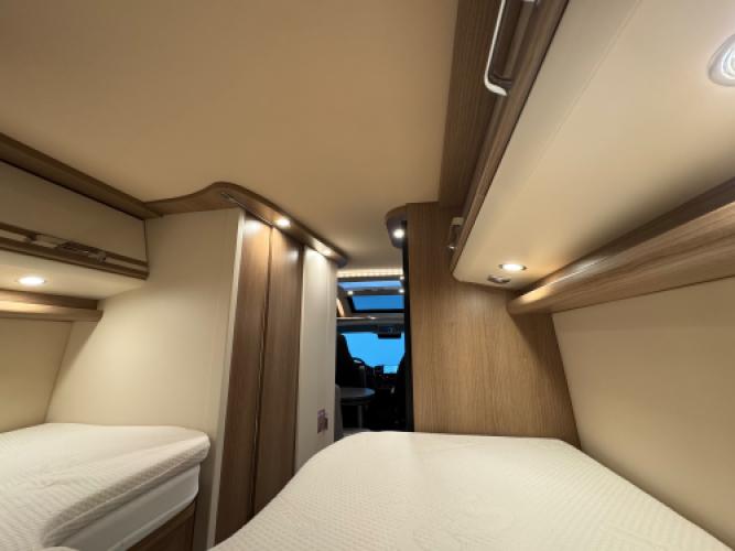 Malibu Charming Van 640 LE Skyview