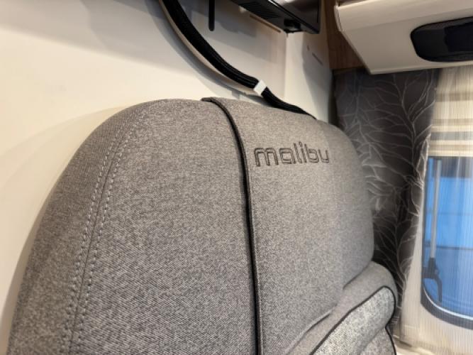 Malibu Charming Van 640 LE Skyview