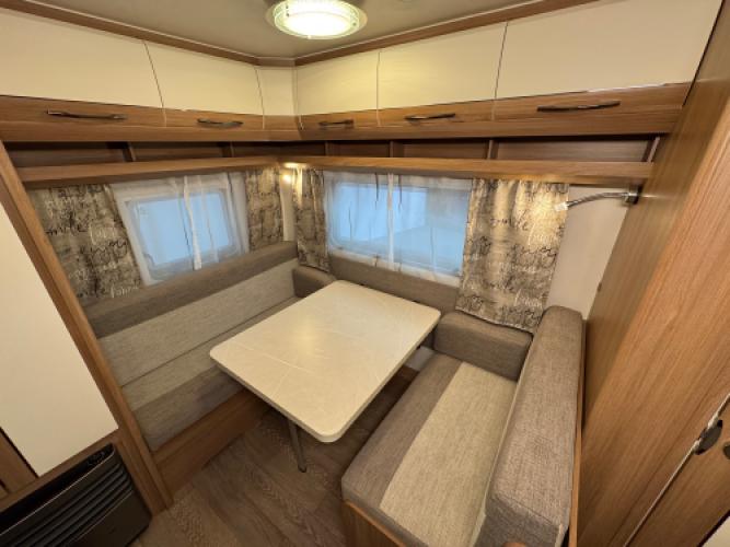 Hobby De Luxe 440 SF
