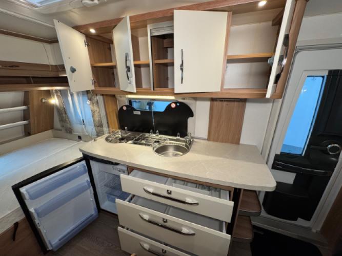 Hobby De Luxe 440 SF