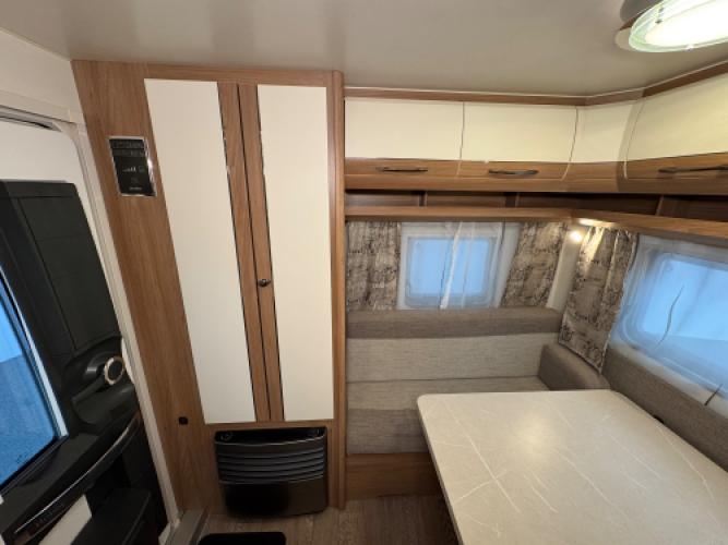 Hobby De Luxe 440 SF