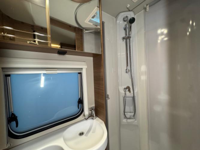 Knaus Live Wave 700 MEG