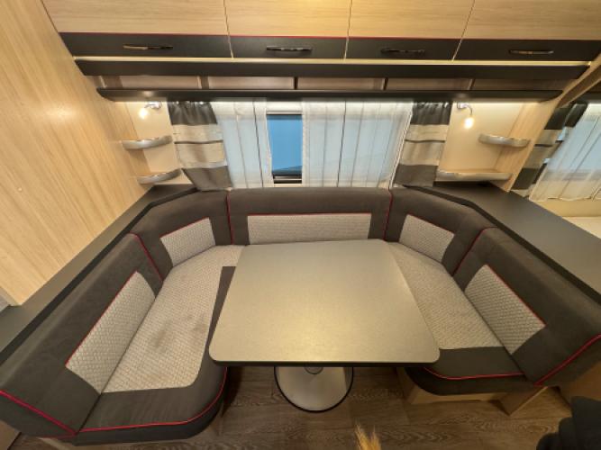 Hobby De Luxe Edition 560 KMFe