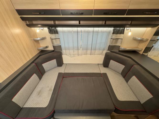 Hobby De Luxe Edition 560 KMFe