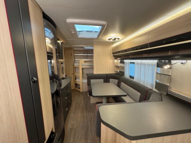 Hobby De Luxe Edition 560 KMFe