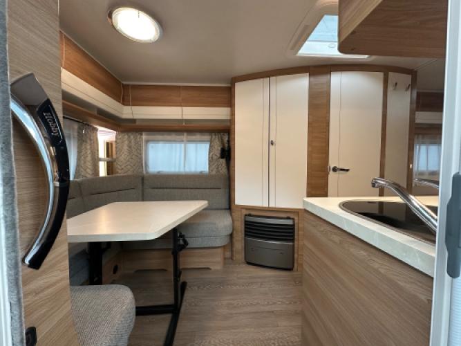 Hobby De Luxe 495 UL IC Line