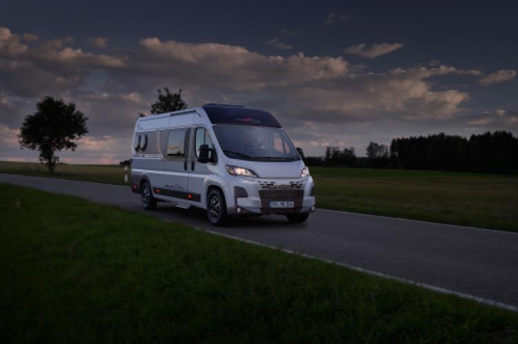 Malibu Van First Class - Two Rooms 640 LE RB Charming GT Skyview