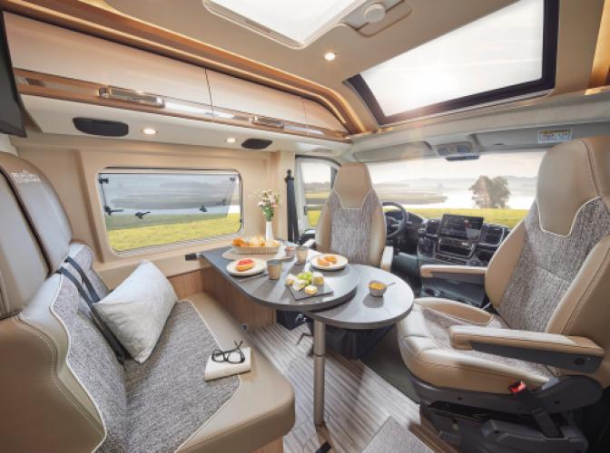 Malibu Van First Class - Two Rooms 640 LE RB Charming GT Skyview