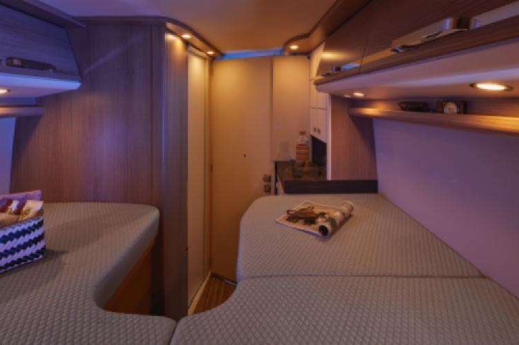 Malibu Van First Class - Two Rooms 640 LE RB Charming GT Skyview