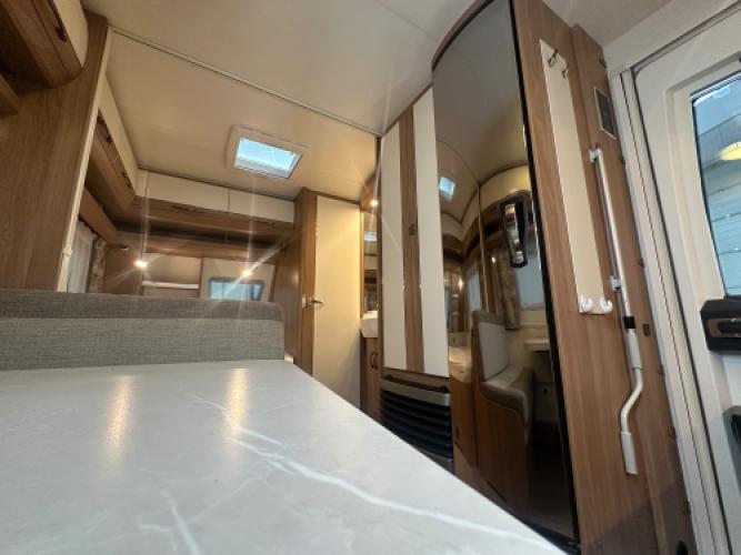 Hobby De Luxe 400 SFE