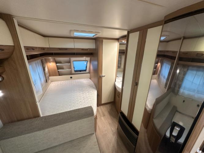 Hobby De Luxe 400 SFE