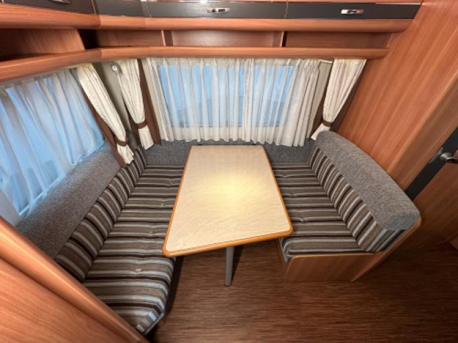 Hobby De Luxe 440 SF