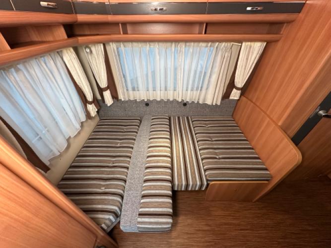 Hobby De Luxe 440 SF