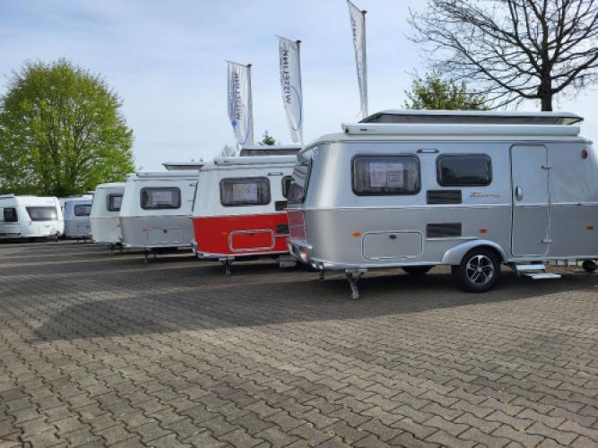 Stagiaires assistent mobiliteitsbranche