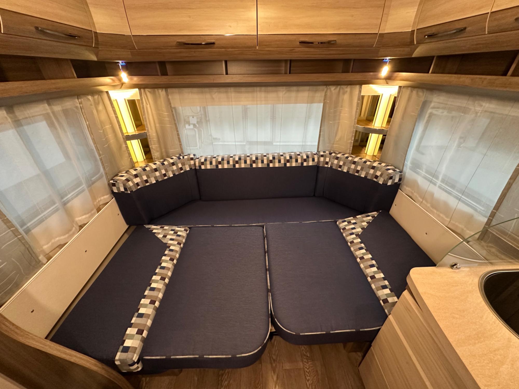 Hobby De Luxe 460 UFe