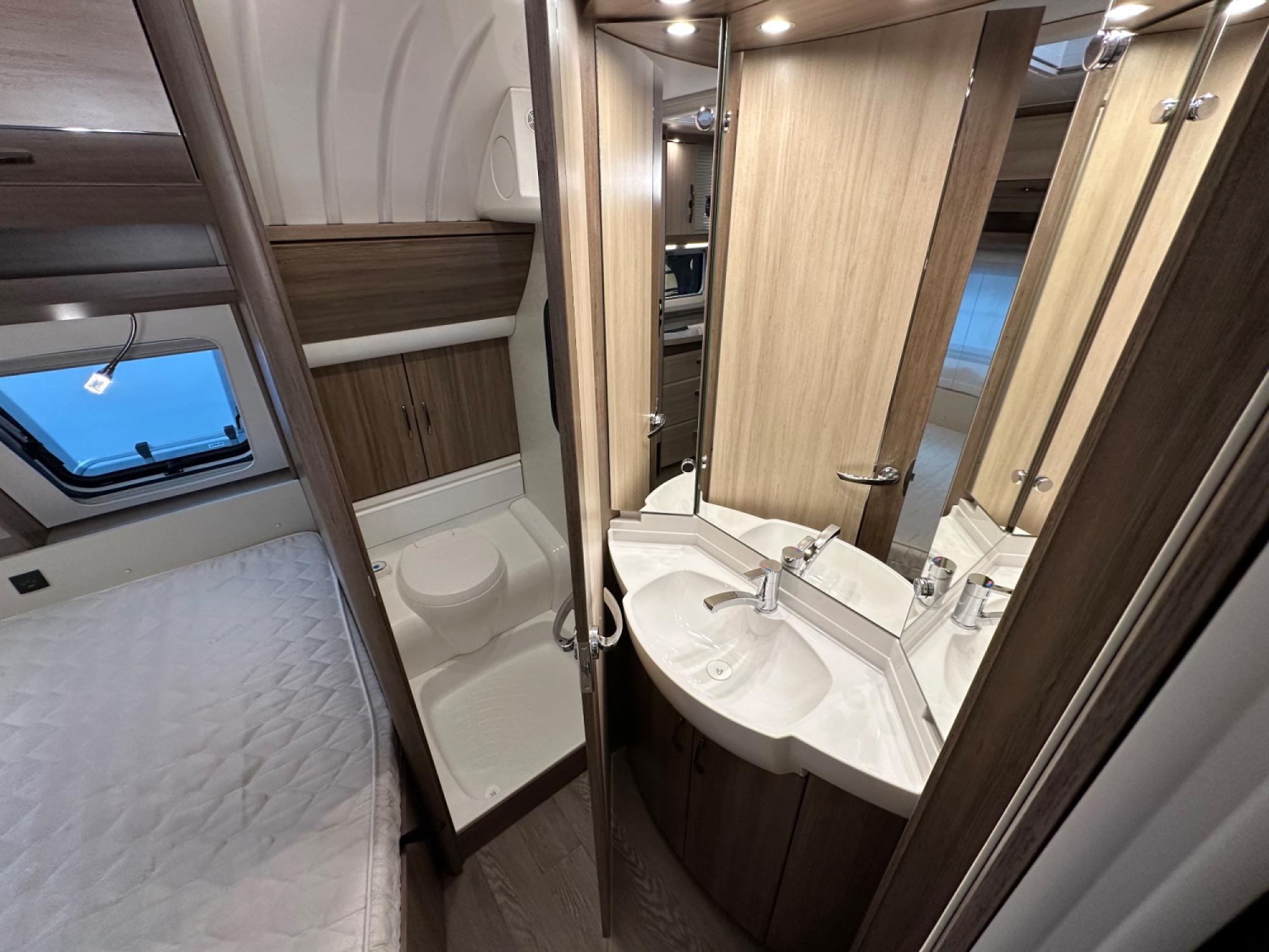 Hobby De Luxe 460 UFe