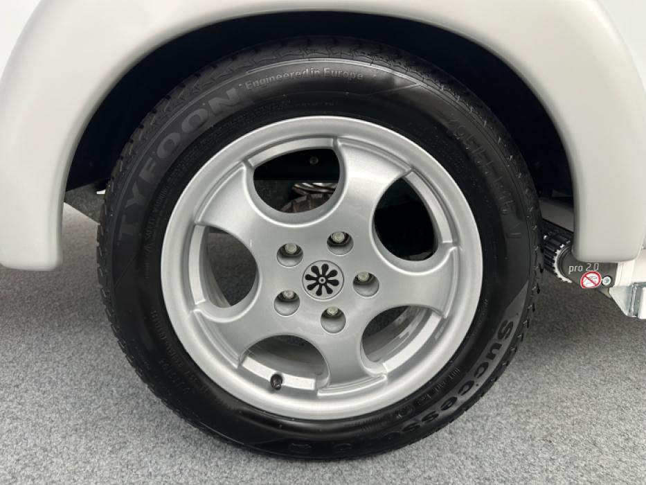 T@b 320 White Edition