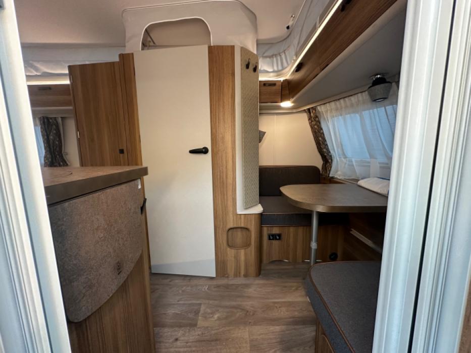Eriba Touring 542