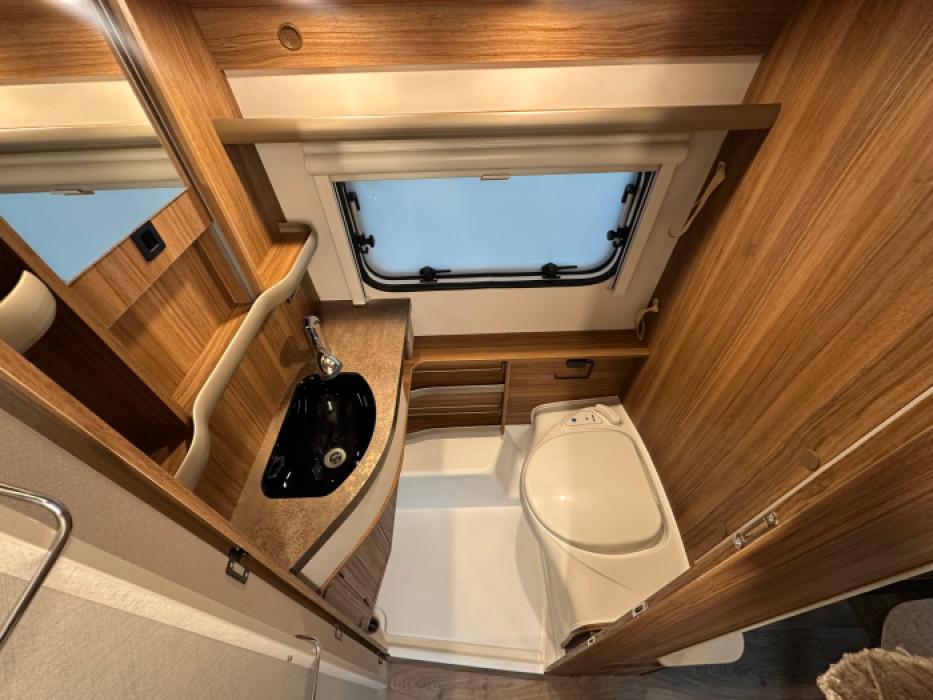 Eriba Touring 542