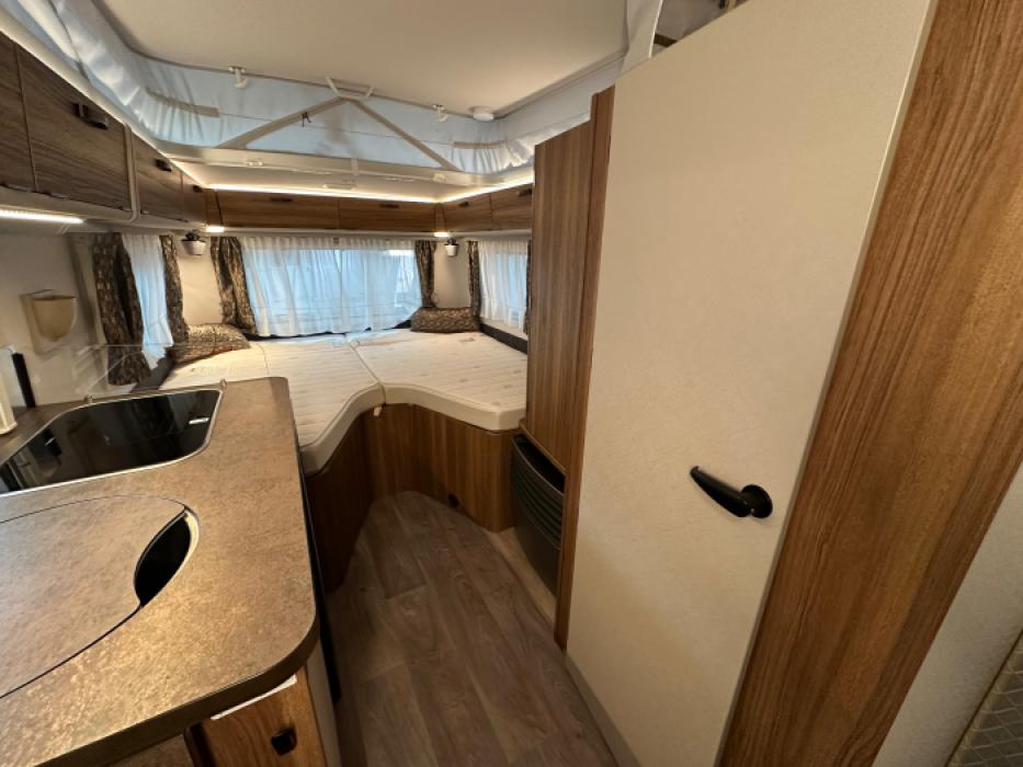 Eriba Touring 542