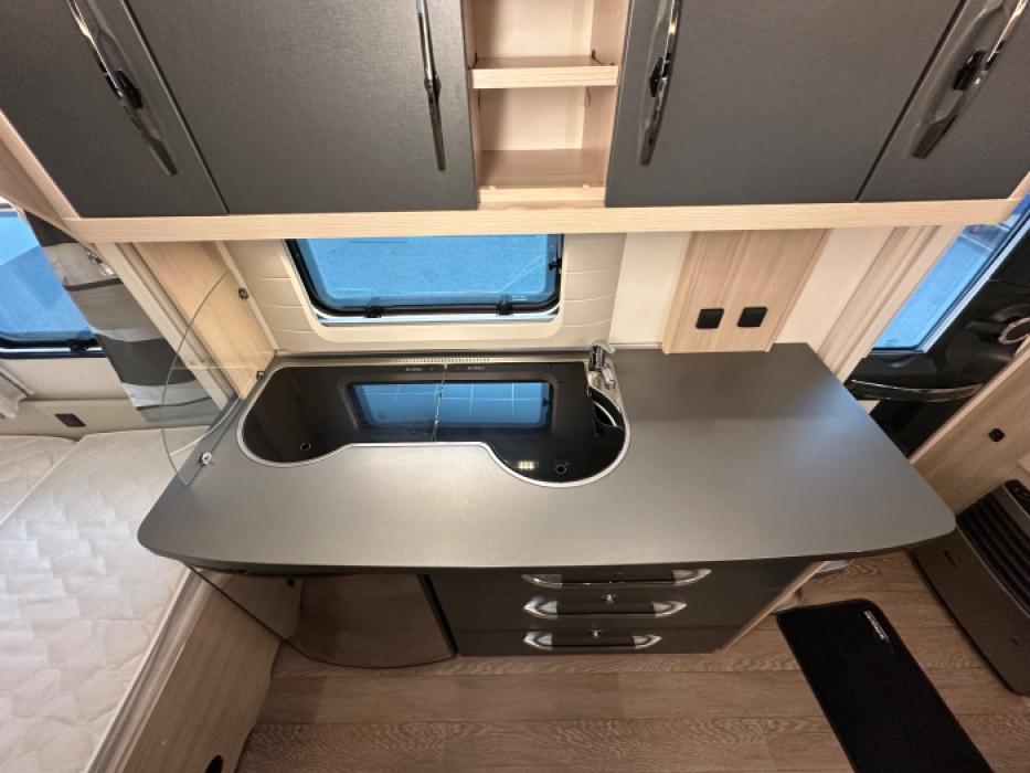 Hobby De Luxe Edition 440 SF