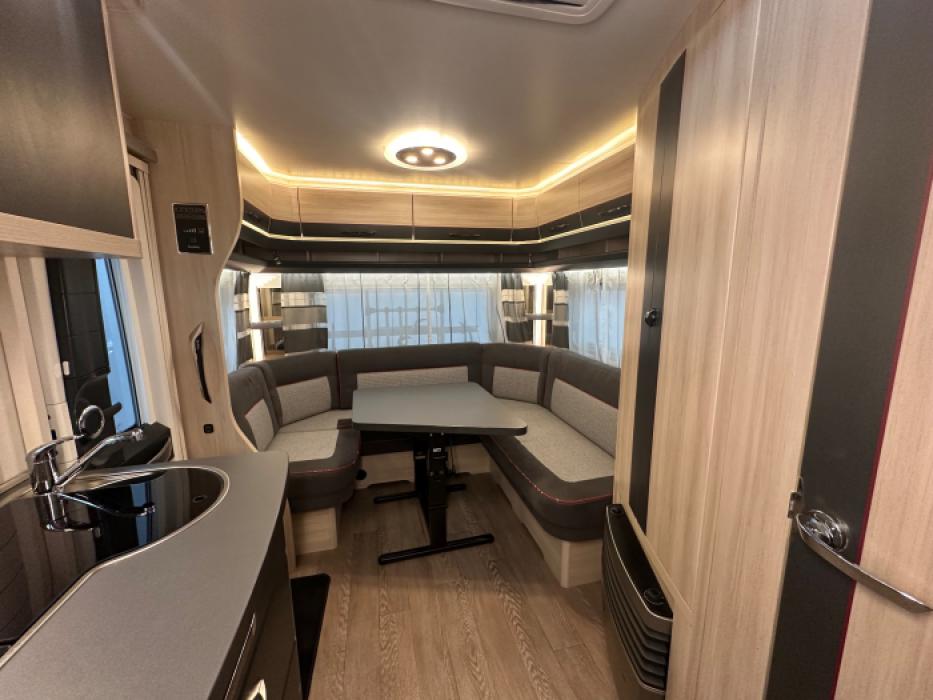 Hobby De Luxe Edition 495 UL