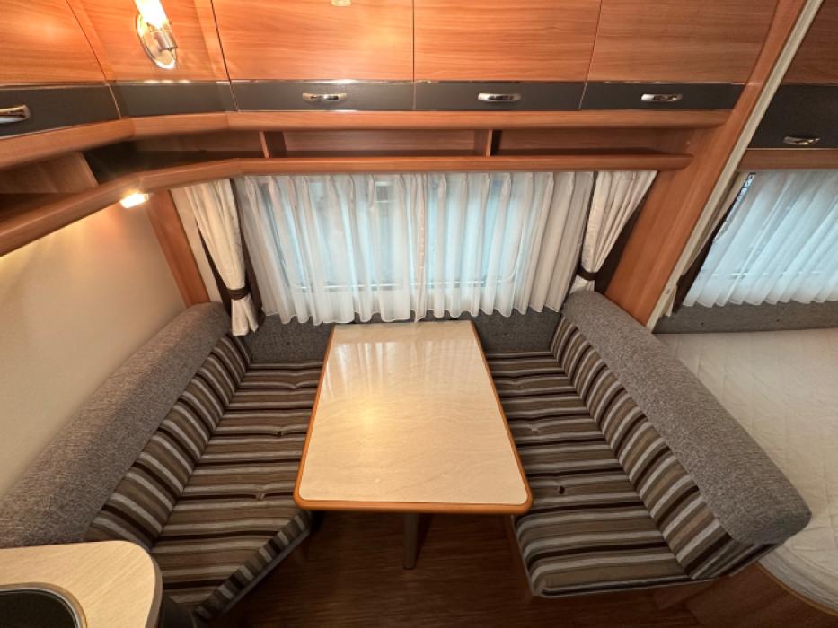 Hobby De Luxe 400 SFE
