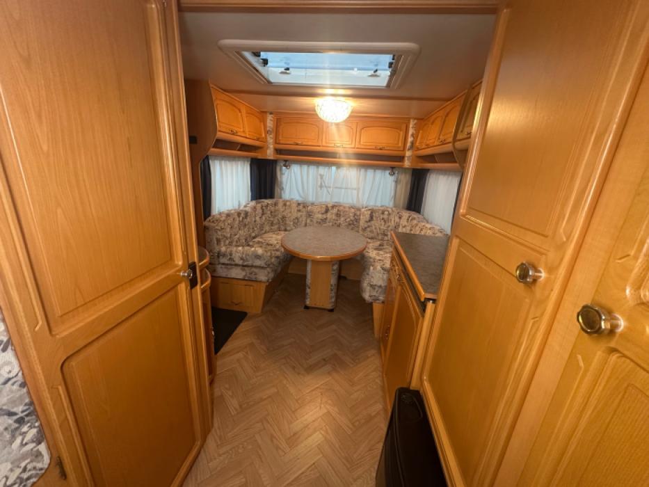LMC Lord Ambassador 560