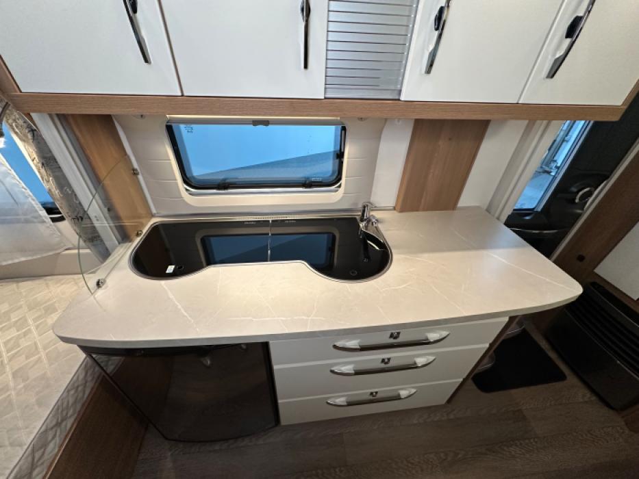 Hobby De Luxe 440 SF