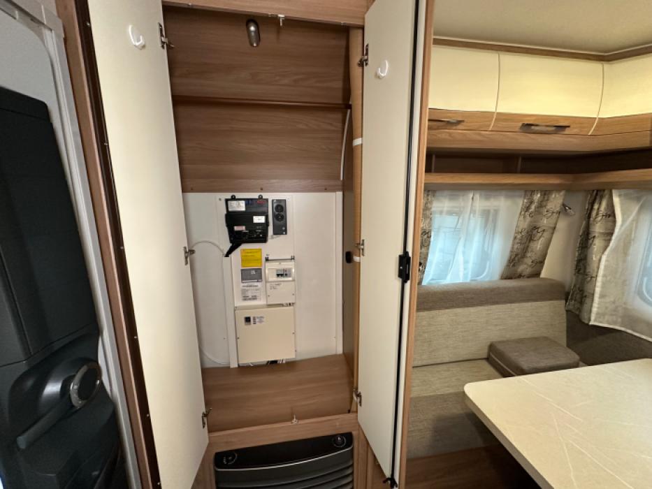 Hobby De Luxe 440 SF