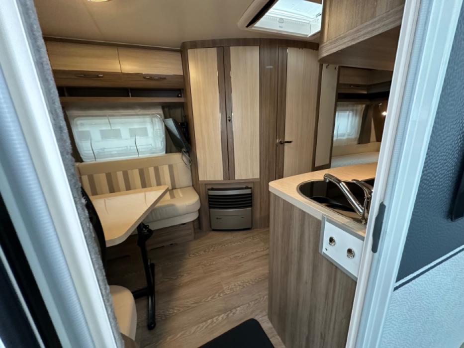 Hobby De Luxe 495 UL