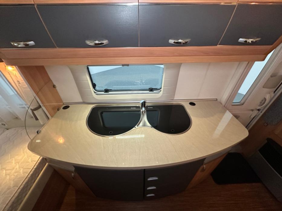 Hobby De Luxe 440 SF