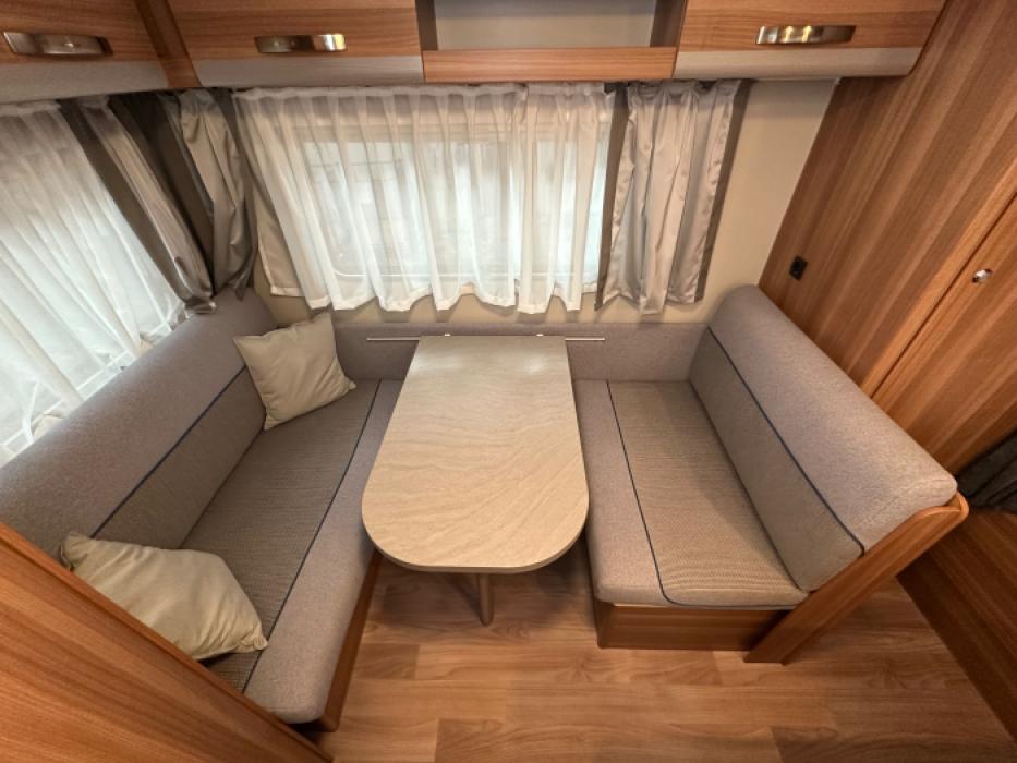 Weinsberg 390 QD CaraOne EDITION (HOT)