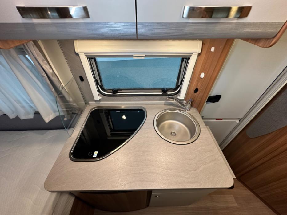 Weinsberg 390 QD CaraOne EDITION (HOT)
