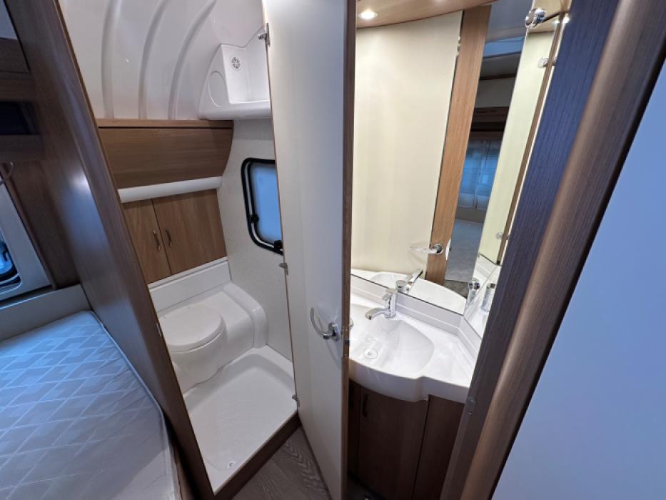 Hobby De Luxe 560 KMFe