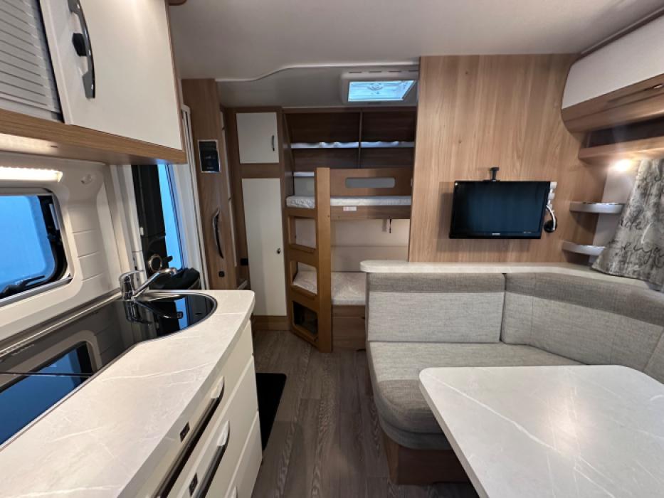 Hobby De Luxe 560 KMFe