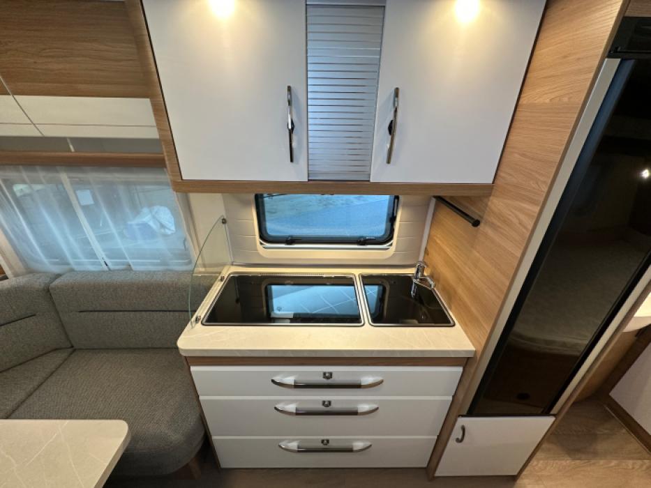 Hobby De Luxe 460 Ufe