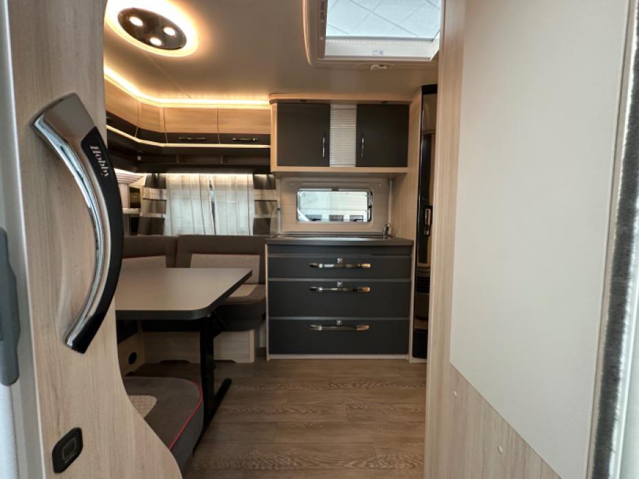 Hobby De Luxe Edition 460 Ufe